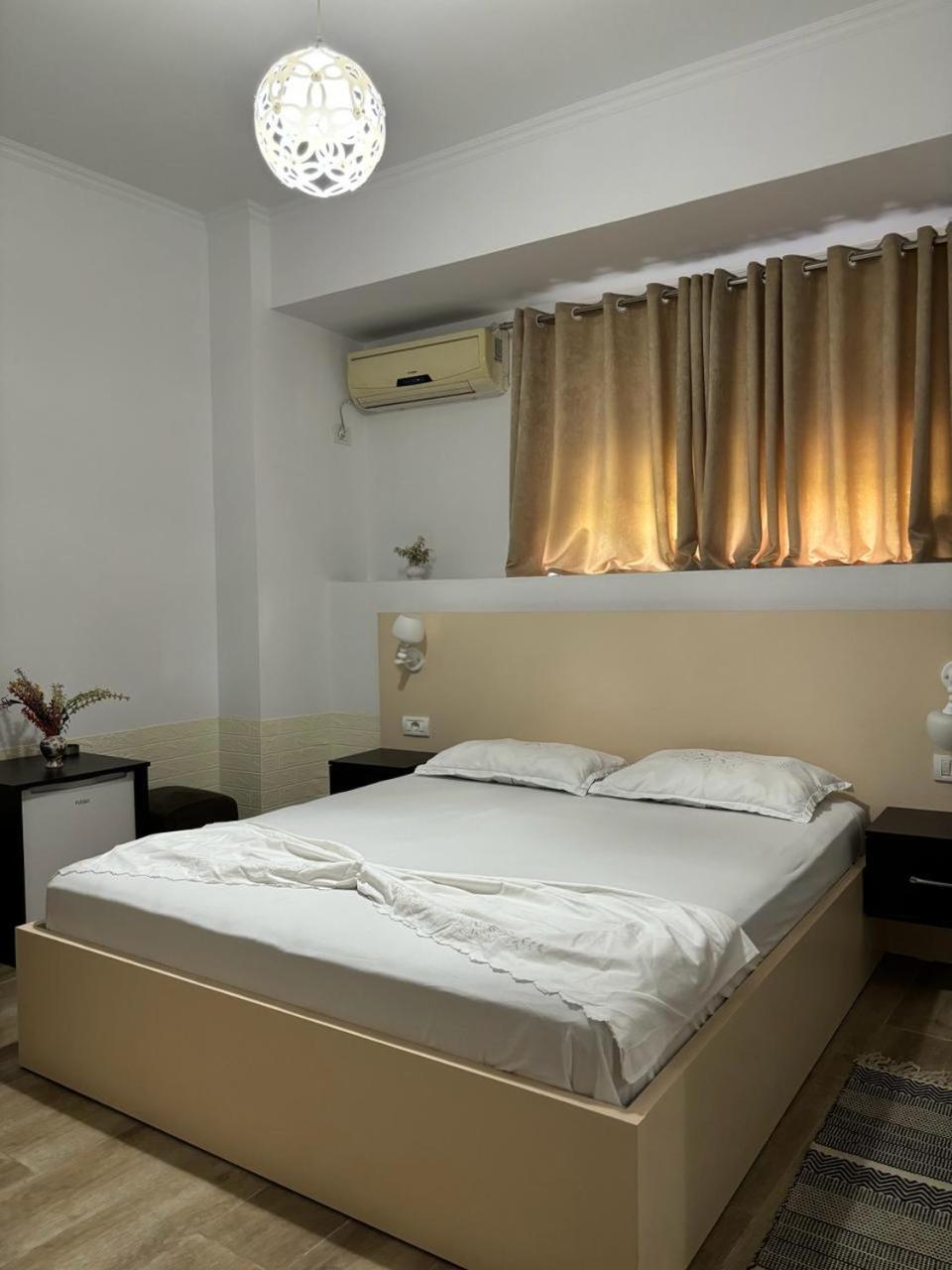 Guest House Adi Hoxha Berat Exterior photo