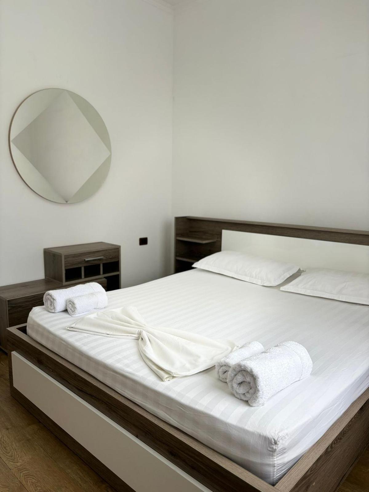 Guest House Adi Hoxha Berat Exterior photo