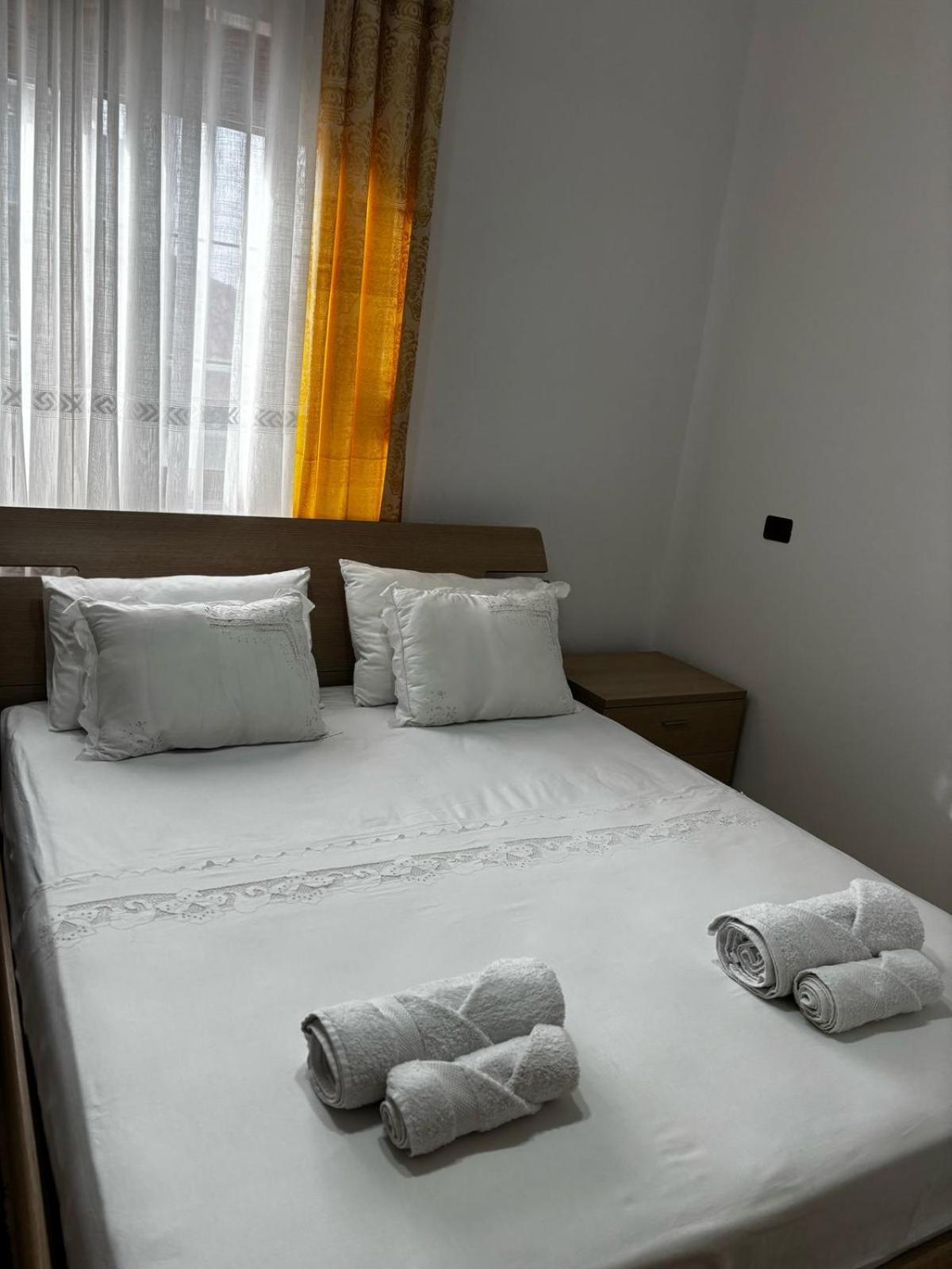 Guest House Adi Hoxha Berat Exterior photo